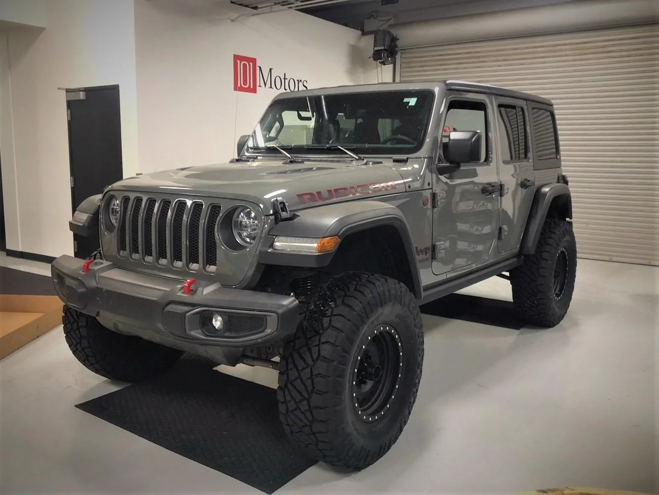 Jeep Wrangler JL Sting Gray Owners w/ aftermarket wheels please post pics MC and tires