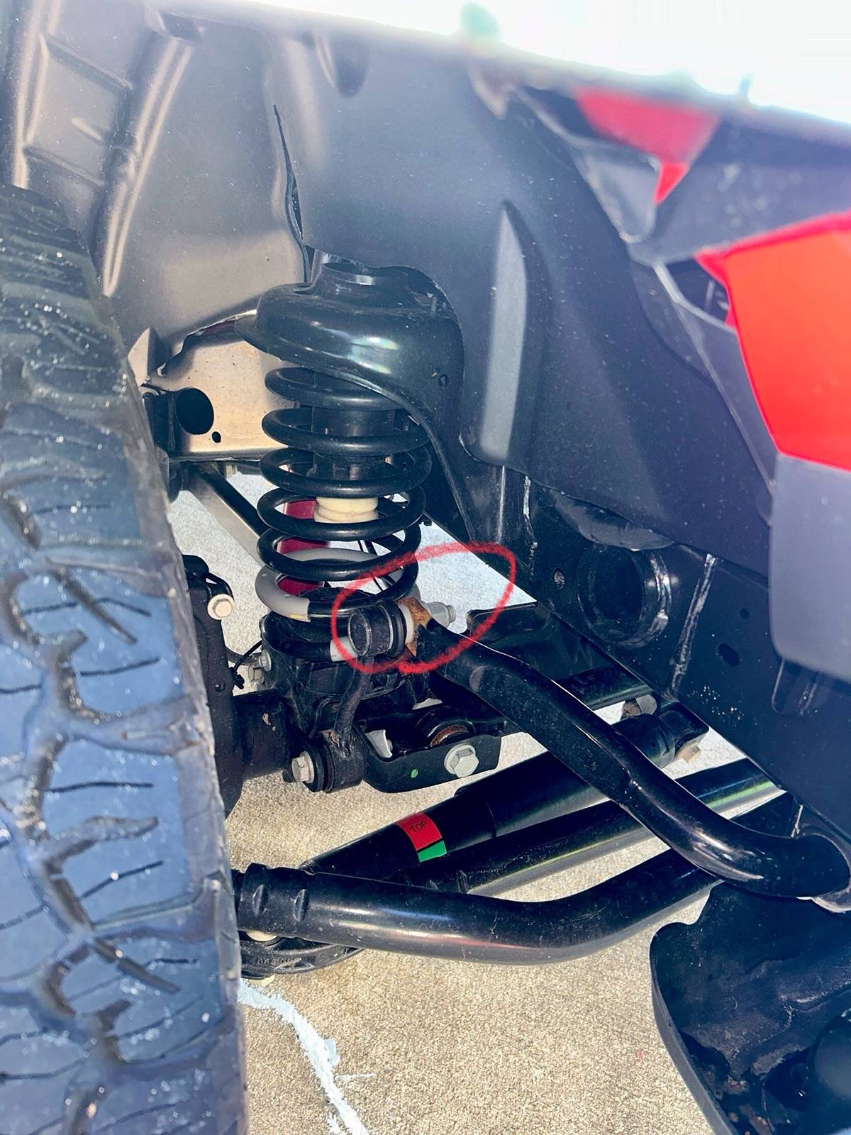 Jeep Wrangler JL Rust on sway bar linkage IMG_4628
