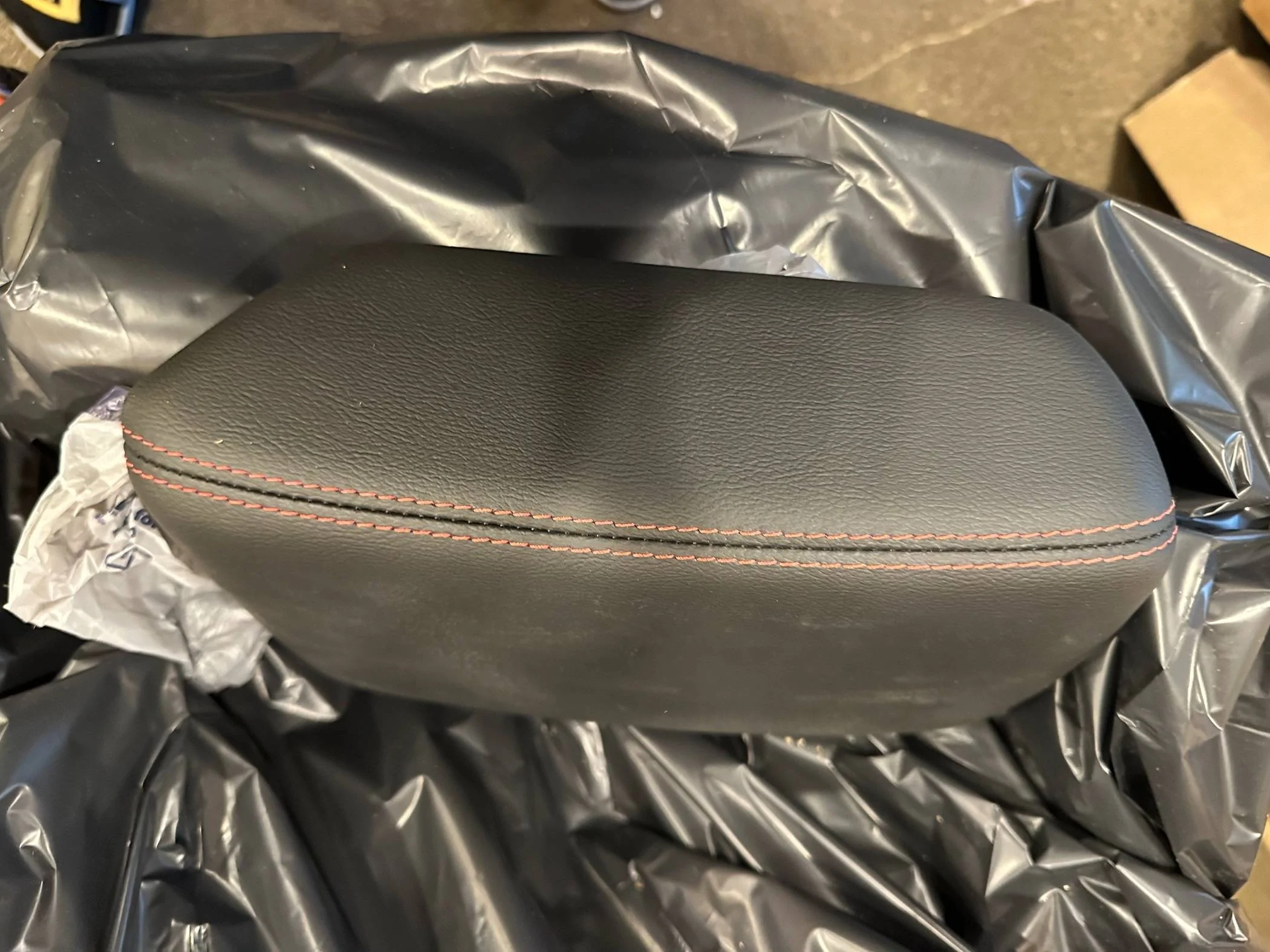 Jeep Wrangler JL 2020 Rubicon console lid IMG_3342