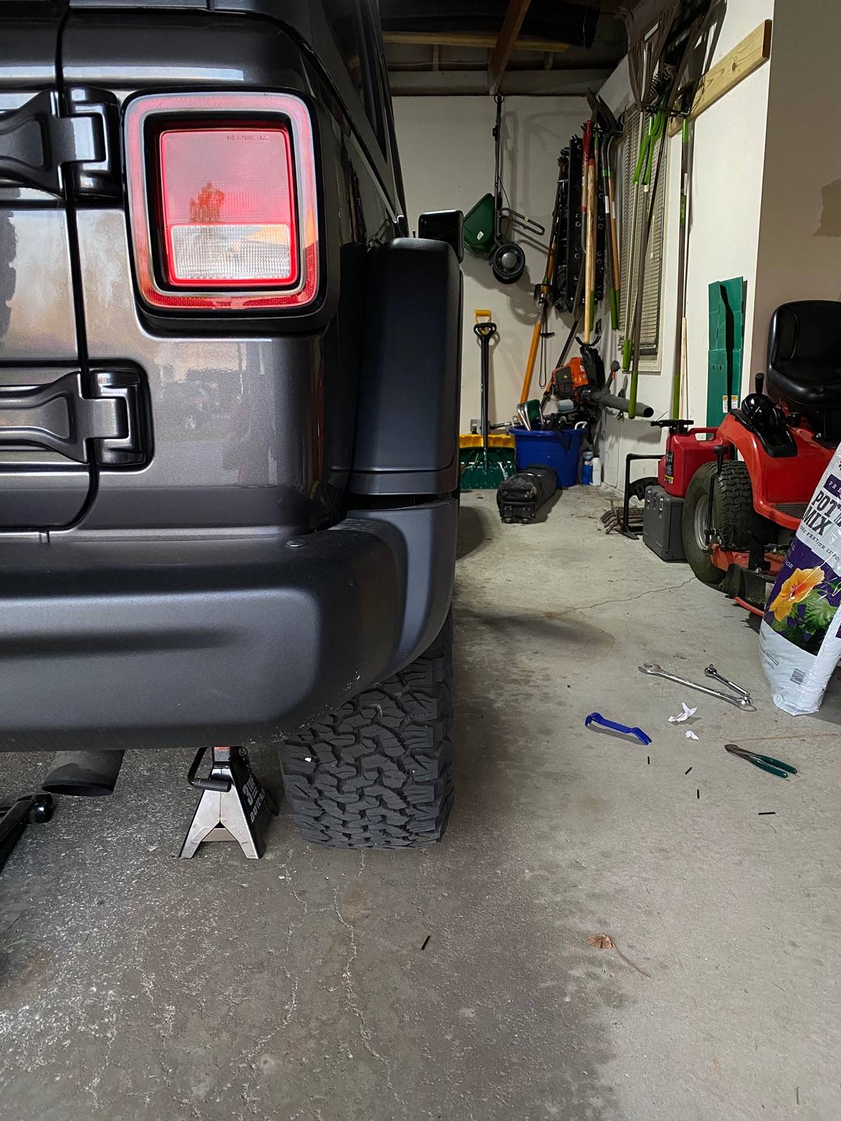 Jeep Wrangler JL Willy's JLU Bumper upgrade size issue IMG_8233