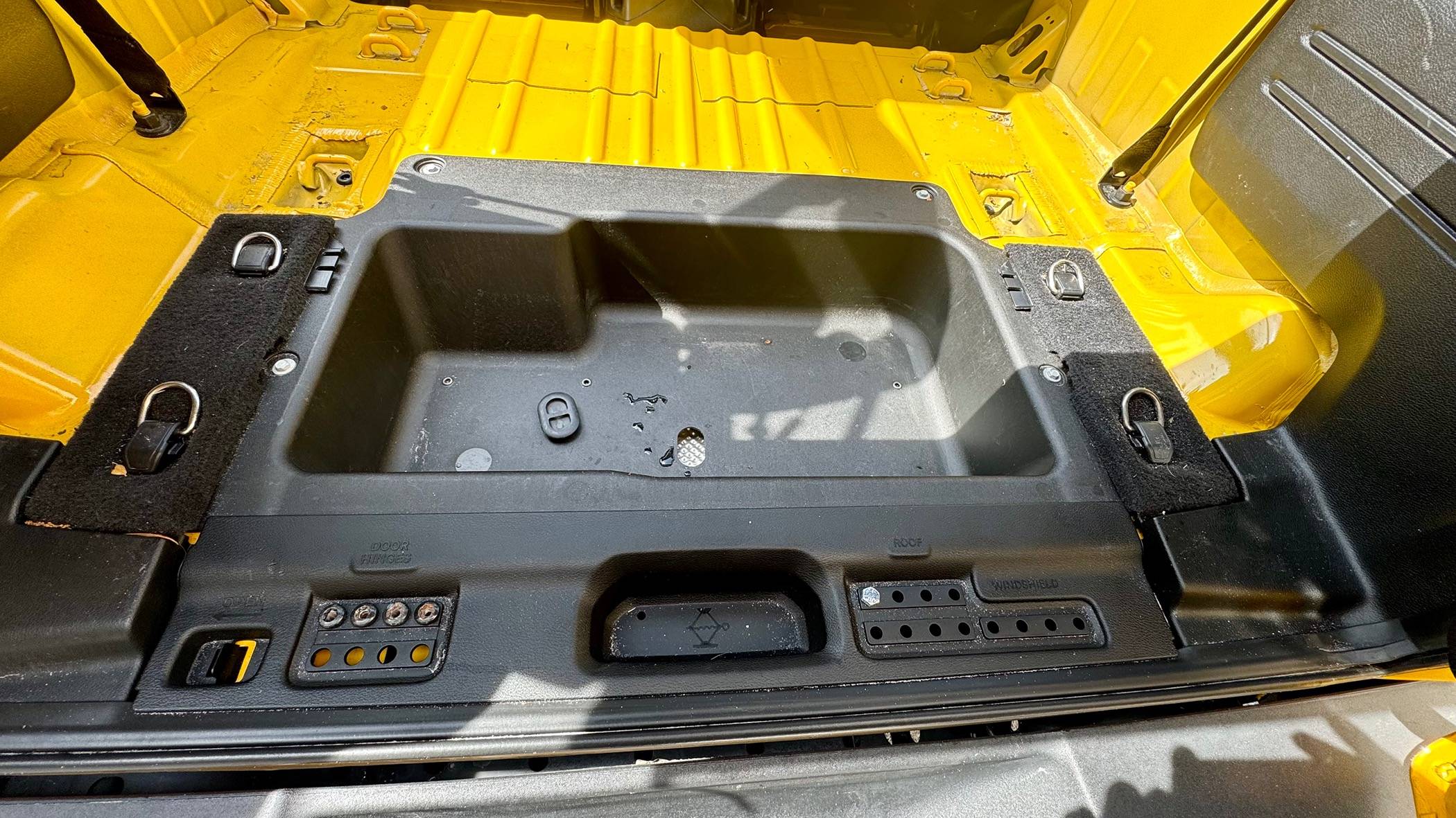 Jeep Wrangler JL Rear cargo lid replacemet IMG_3287