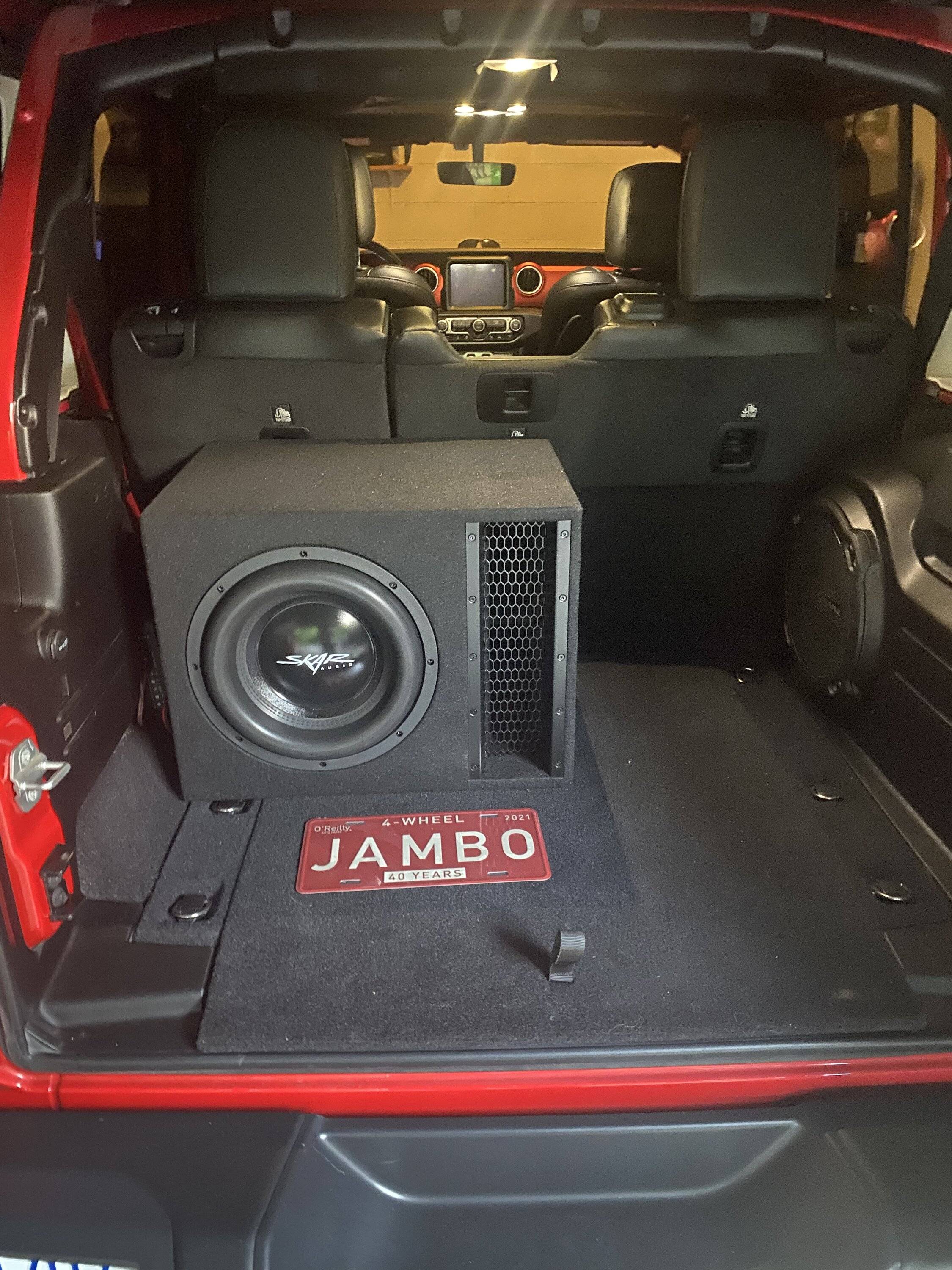 Jeep Wrangler JL Skar 12 and stinger amp FE51DFB3-45E0-463B-AC9C-9D8FEBB3EEFB