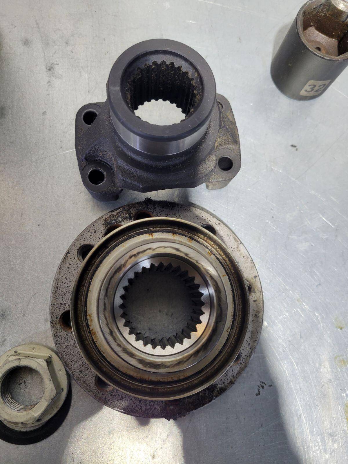 Jeep Wrangler JL 24 JLUR front drive shaft image000001