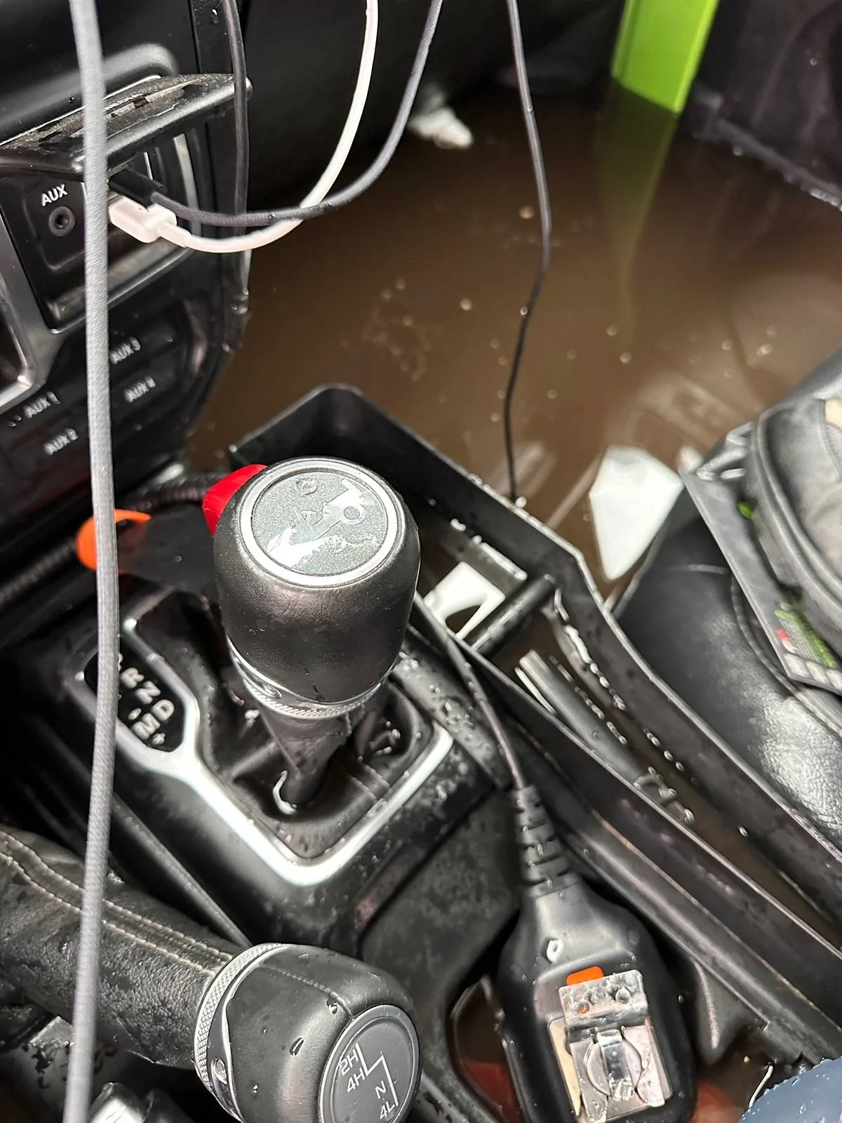 Jeep Wrangler JL Water under flooring IMG_2611