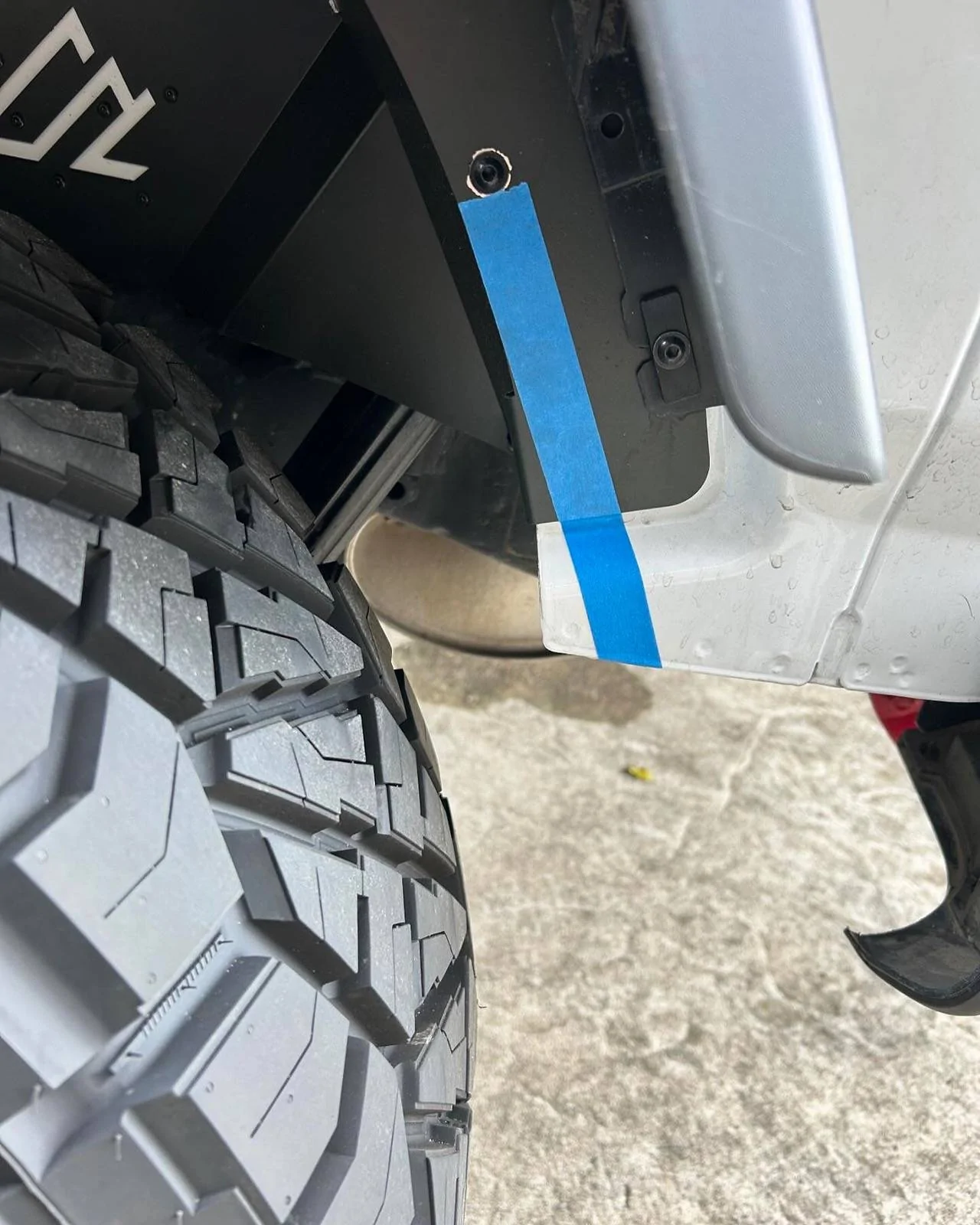 Jeep Wrangler JL Finally flexed it out with a forklift DED2CB09-E24C-416D-85EB-65E42A1CDD25