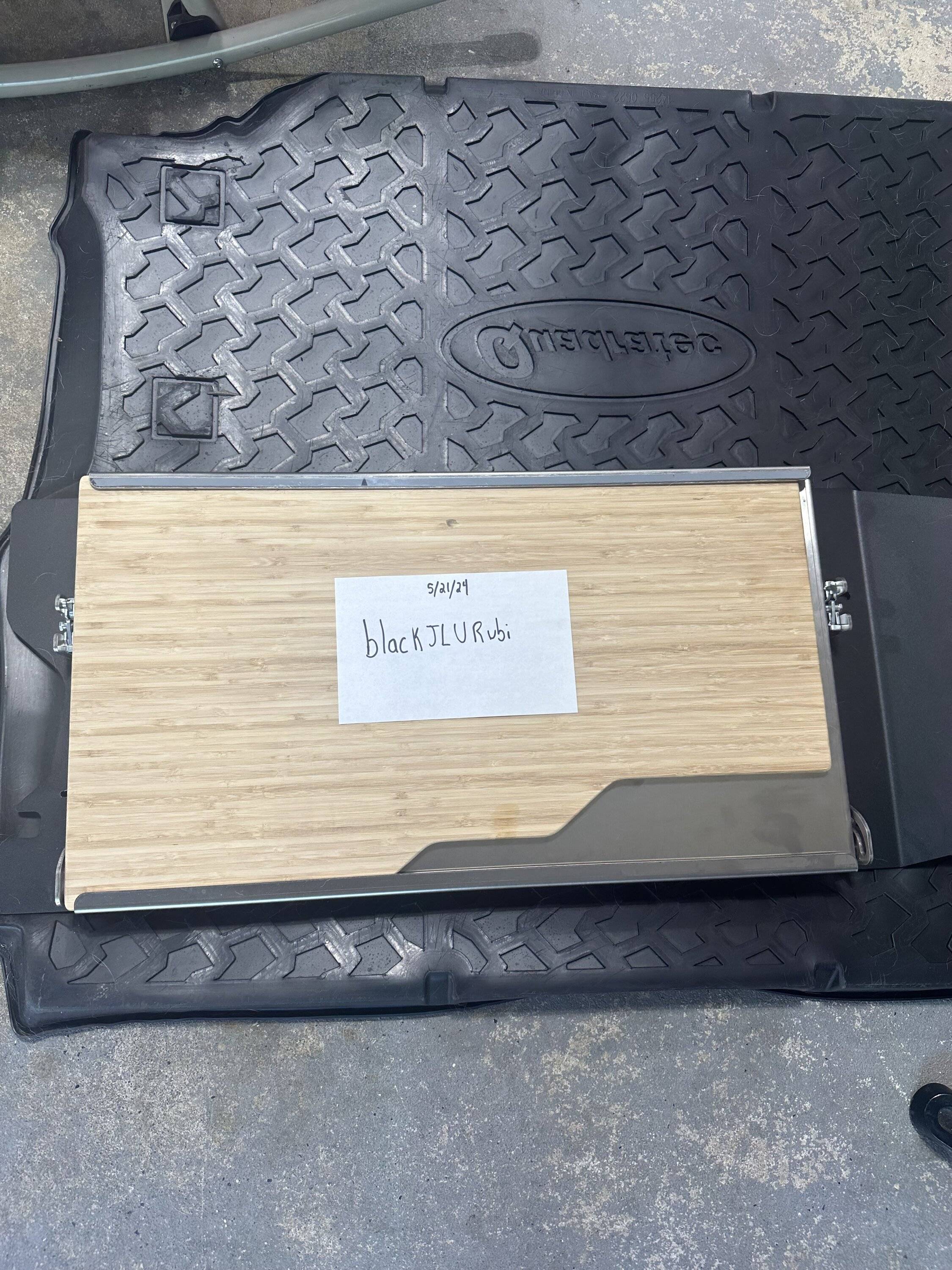 Jeep Wrangler JL GOOSE Tailgate table IMG_0637