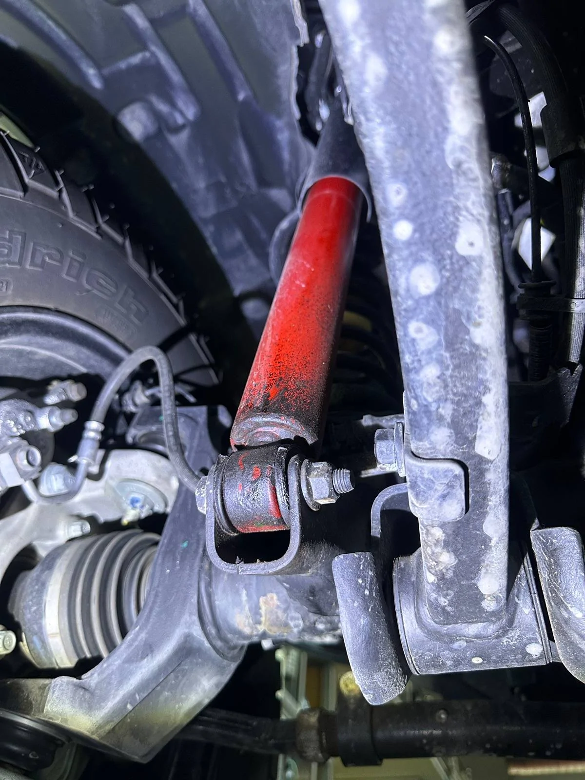 Jeep Wrangler JL Weird black spray paint underbody. CCEA6130-6FC6-4214-8D9A-093FC2A148D9