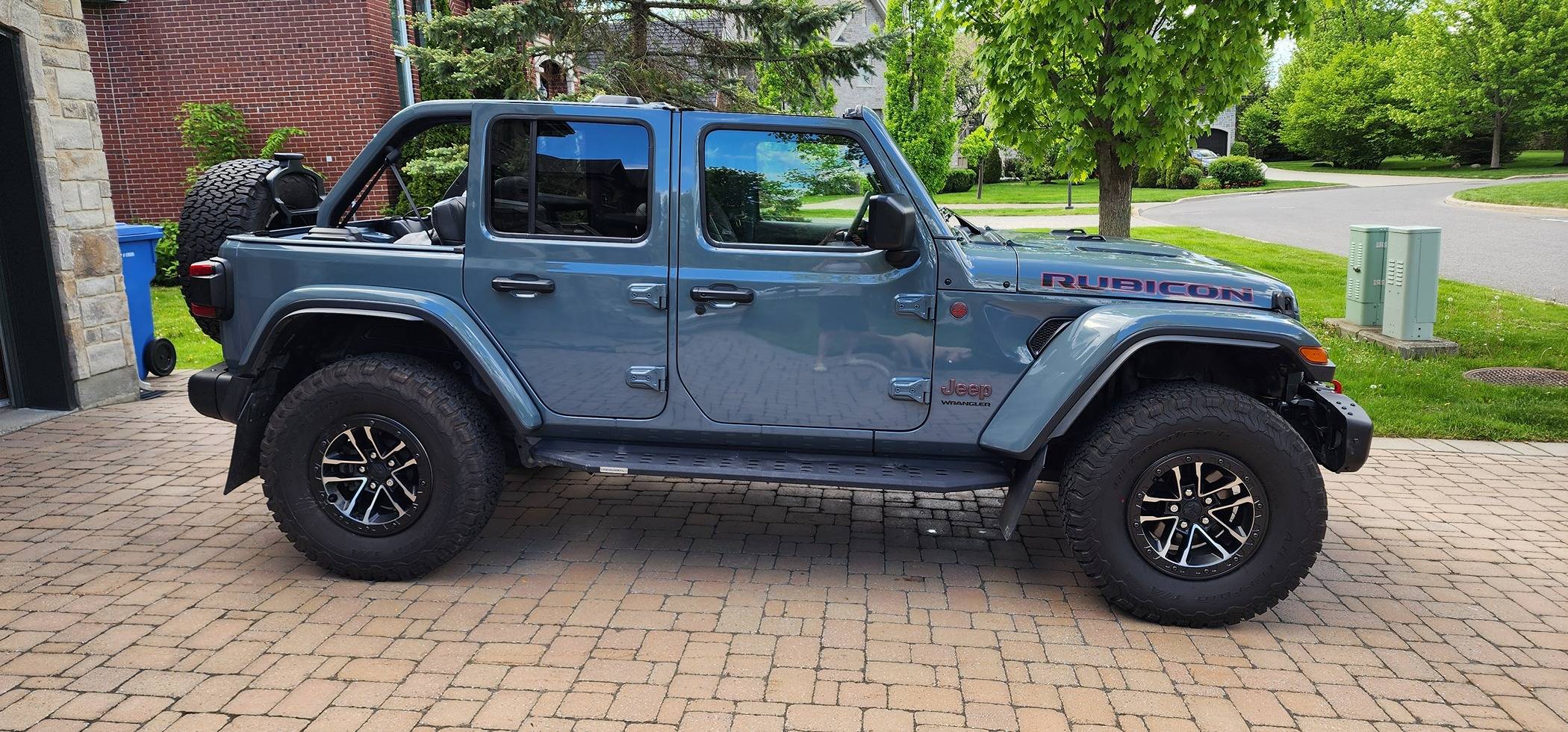 Jeep Wrangler JL Guess I should consider mud flaps 20240519_160737