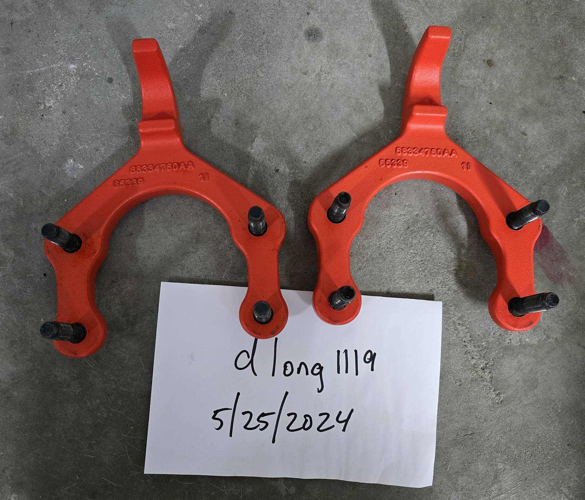 Jeep Wrangler JL Orange (Mojave) front tow hooks 20240526_155459