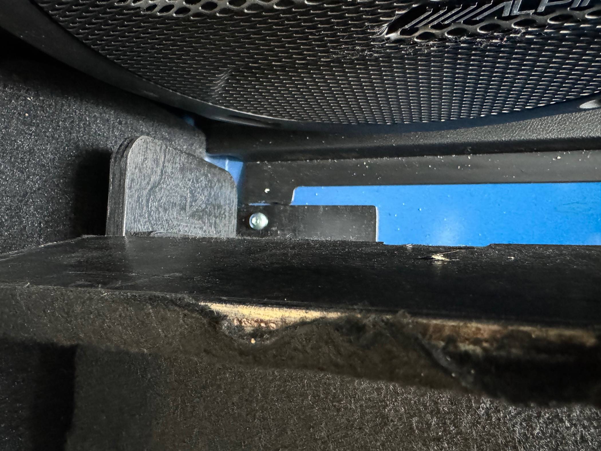 Jeep Wrangler JL 4xe Wheelsfeelsusa trunk level & drawer IMG_1829