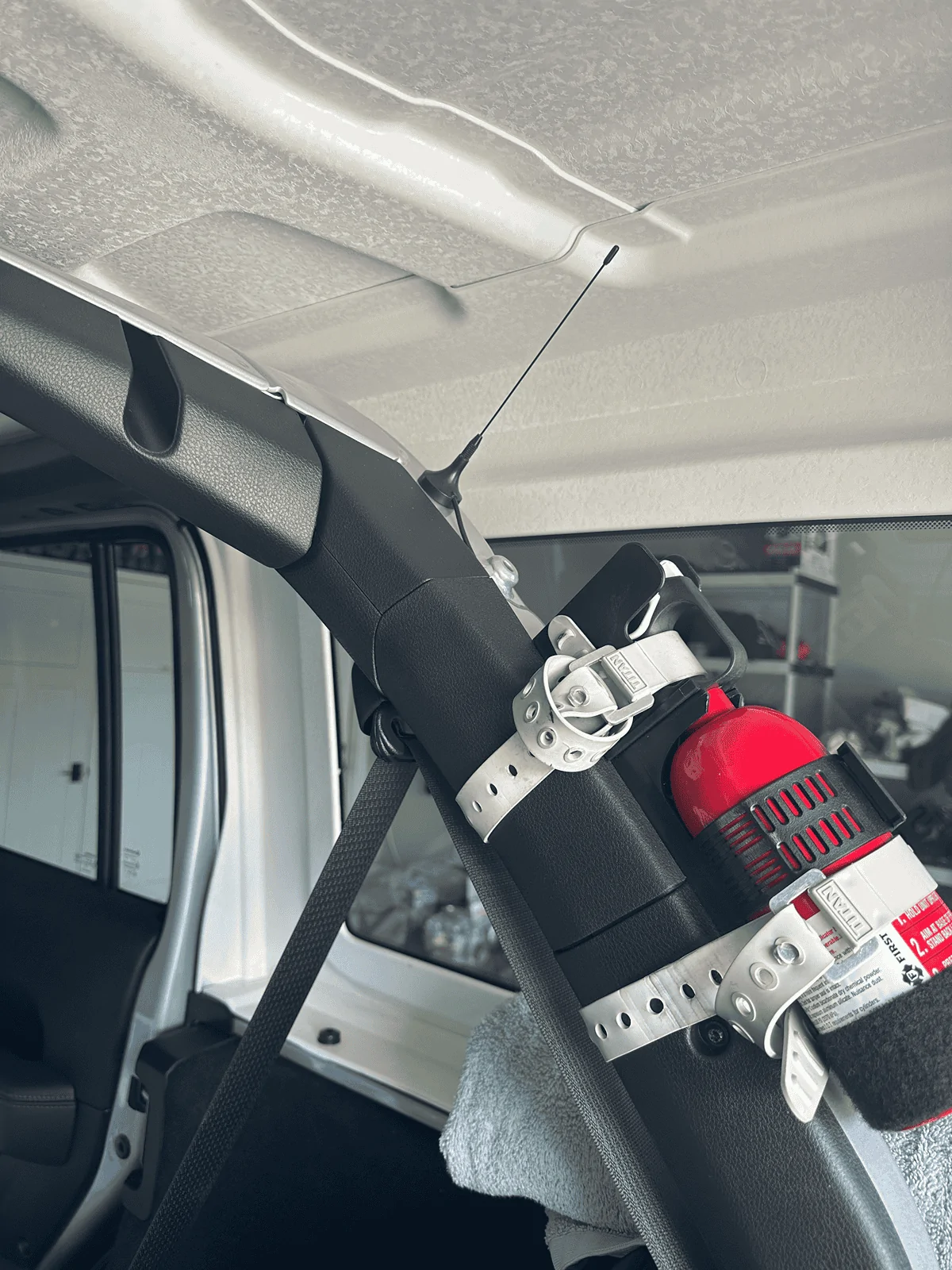 Jeep Wrangler JL DIY GMRS antenna mount tempImageIqLbDg