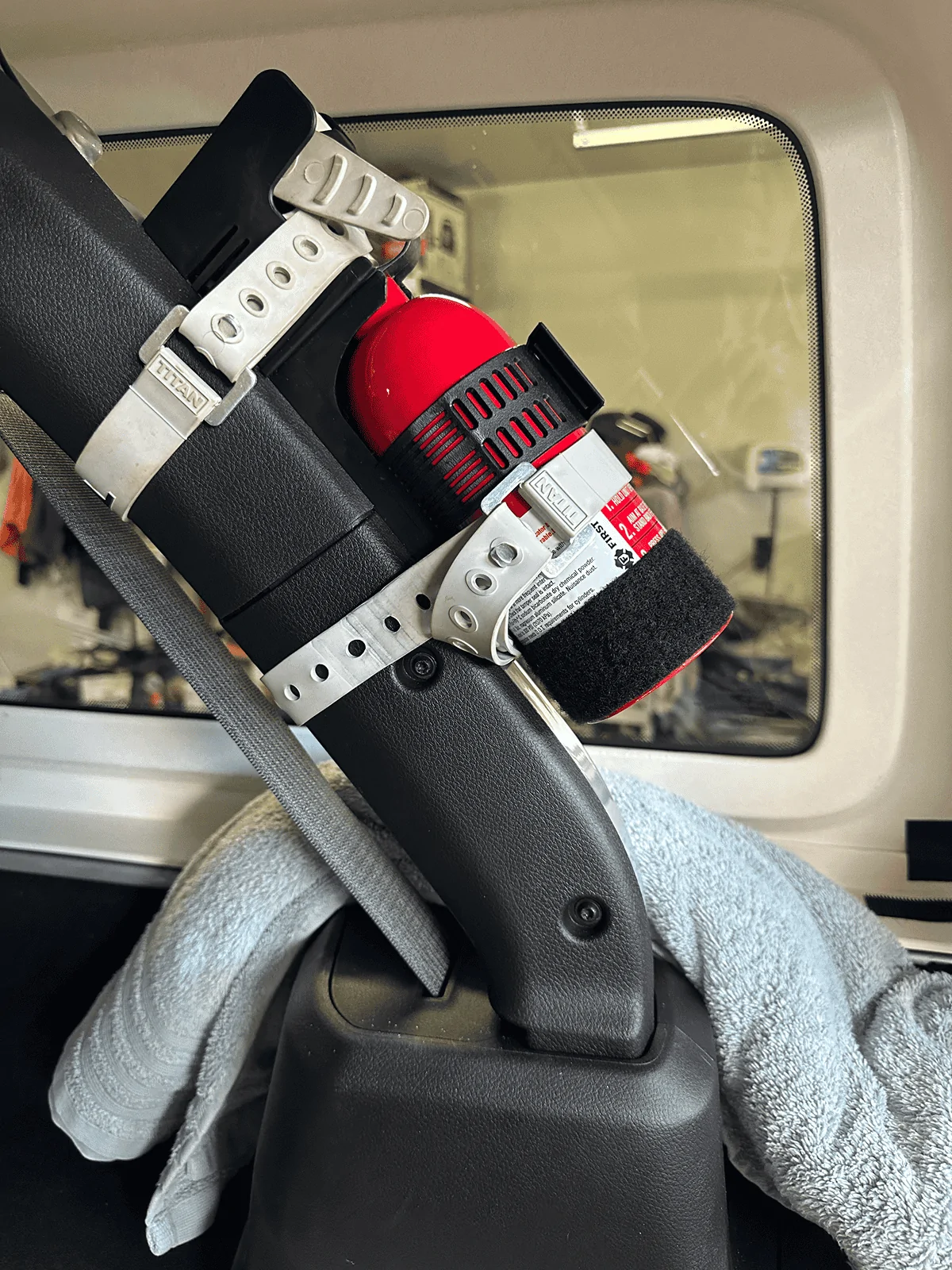 Jeep Wrangler JL Fire Extinguisher mounts tempImageJTqIaA