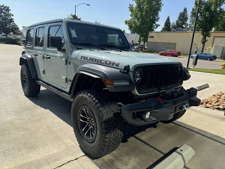 Jeep Wrangler JL Rough Country power steps IMG_5269.JPEG