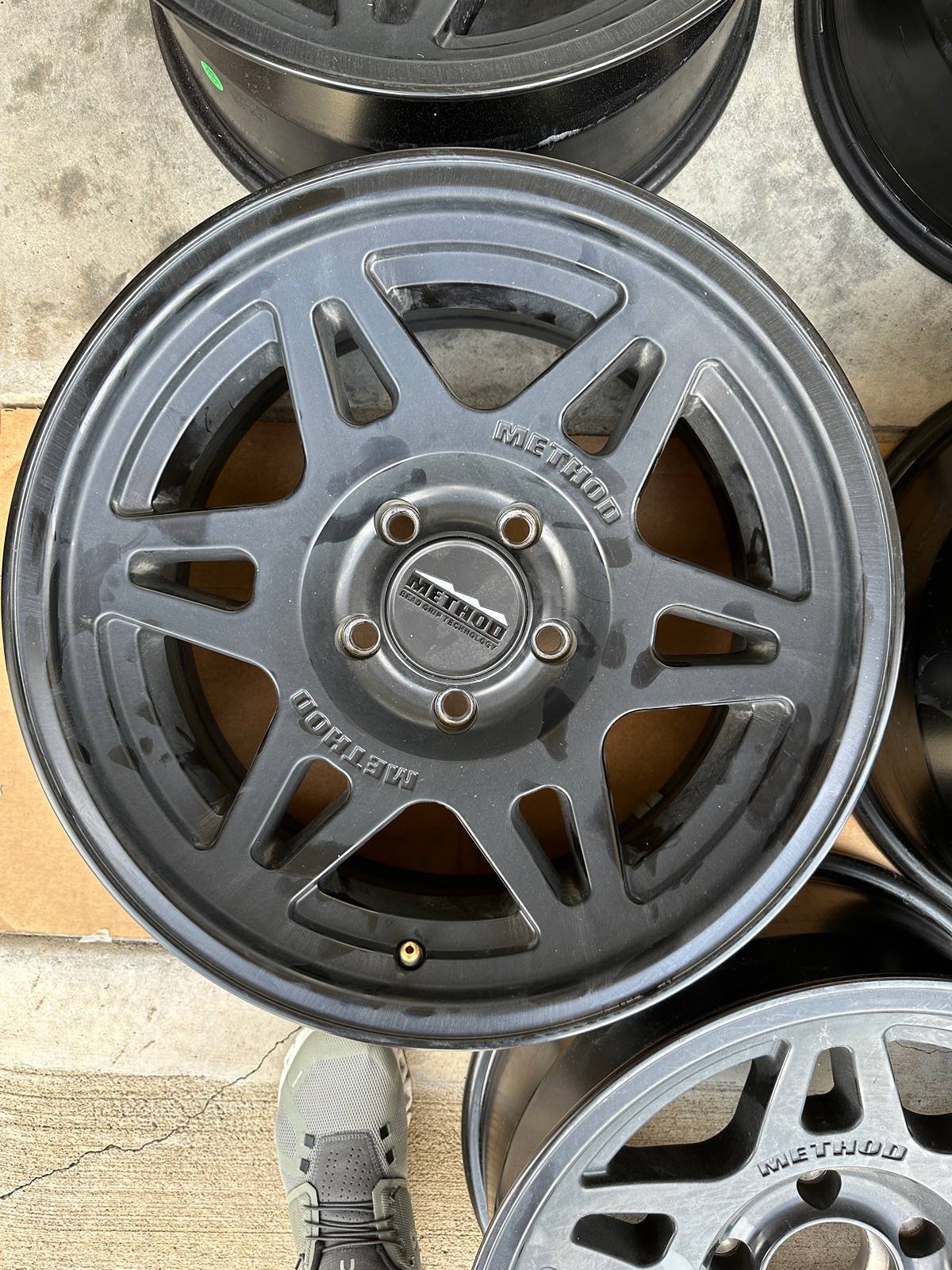 Jeep Wrangler JL 5 Method 706 Beadgrip Wheels 17x8.5 5x5 IMG_4132