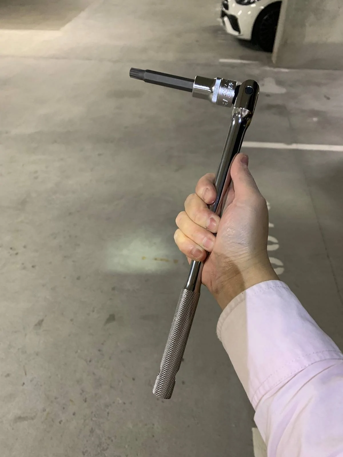 Jeep Wrangler JL Stuck Door Hinge Bolt Issue IMG_9074