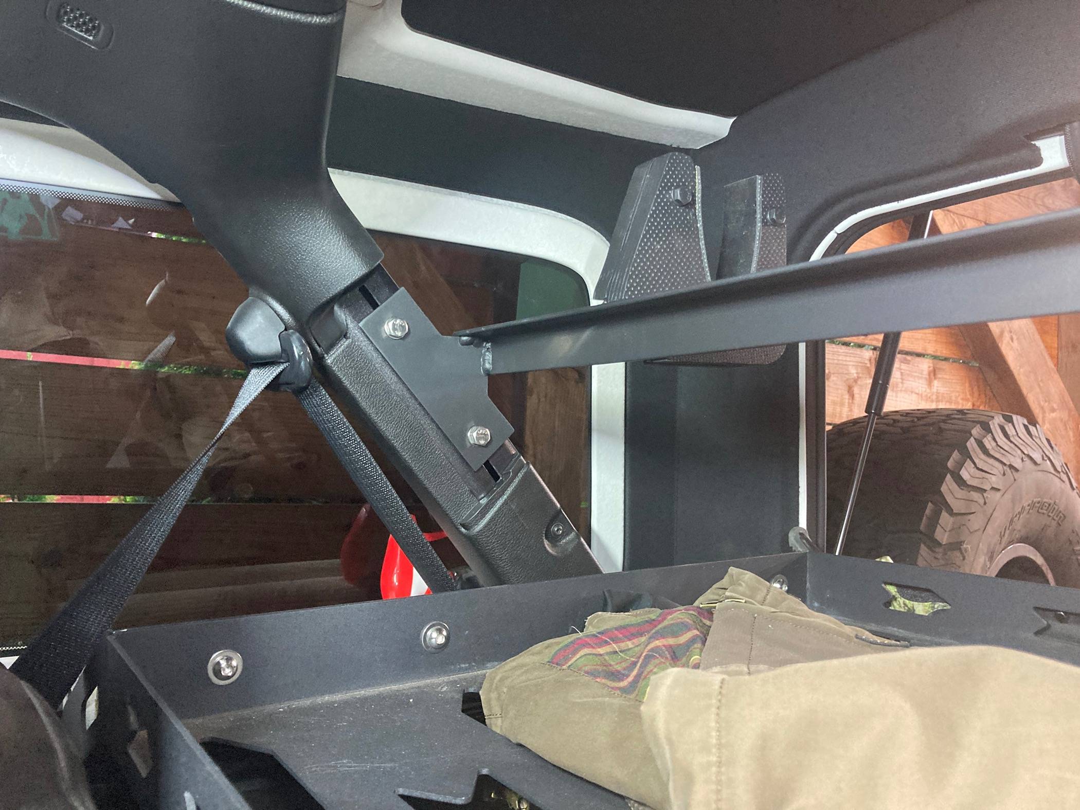 Jeep Wrangler JL DIY Roll Cage Rifle Rack IMG_6130