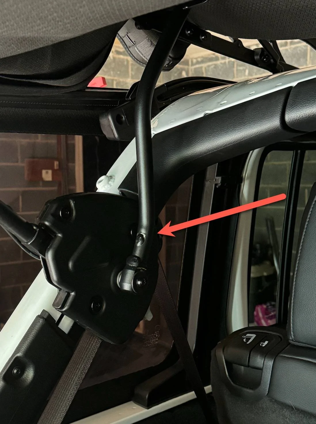 Jeep Wrangler JL Soft Top Snag When Closing Jeep ST 1