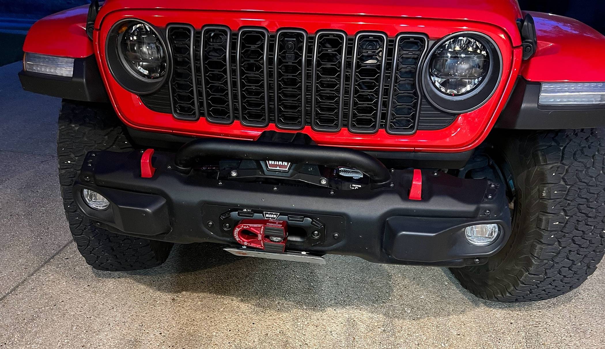 Jeep Wrangler JL Stock Bumper? IMG_2261