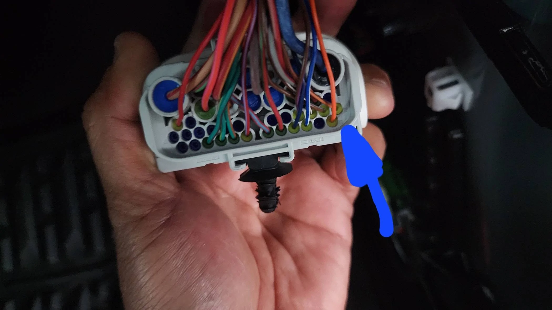 Jeep Wrangler JL 2024 aux kit install help please 1000024578