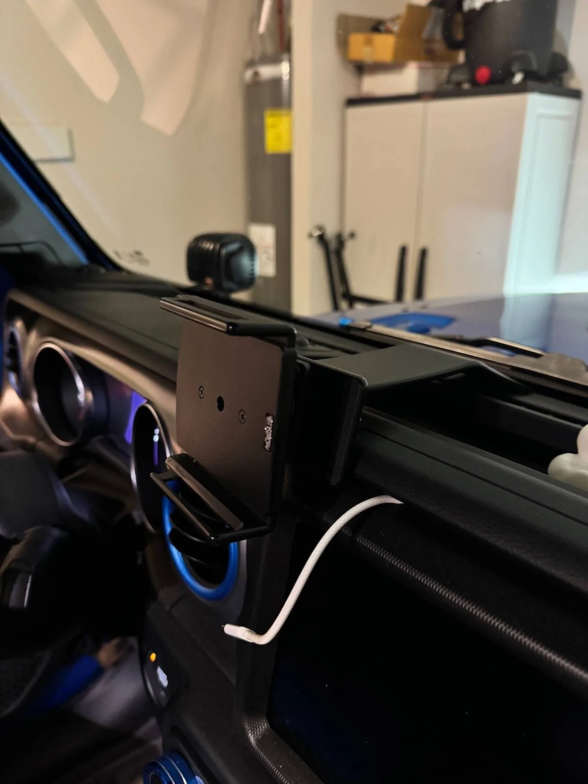 Jeep Wrangler JL ?? Are you using Wireless Android Auto and or Wireless CarPlay ? IMG_0805