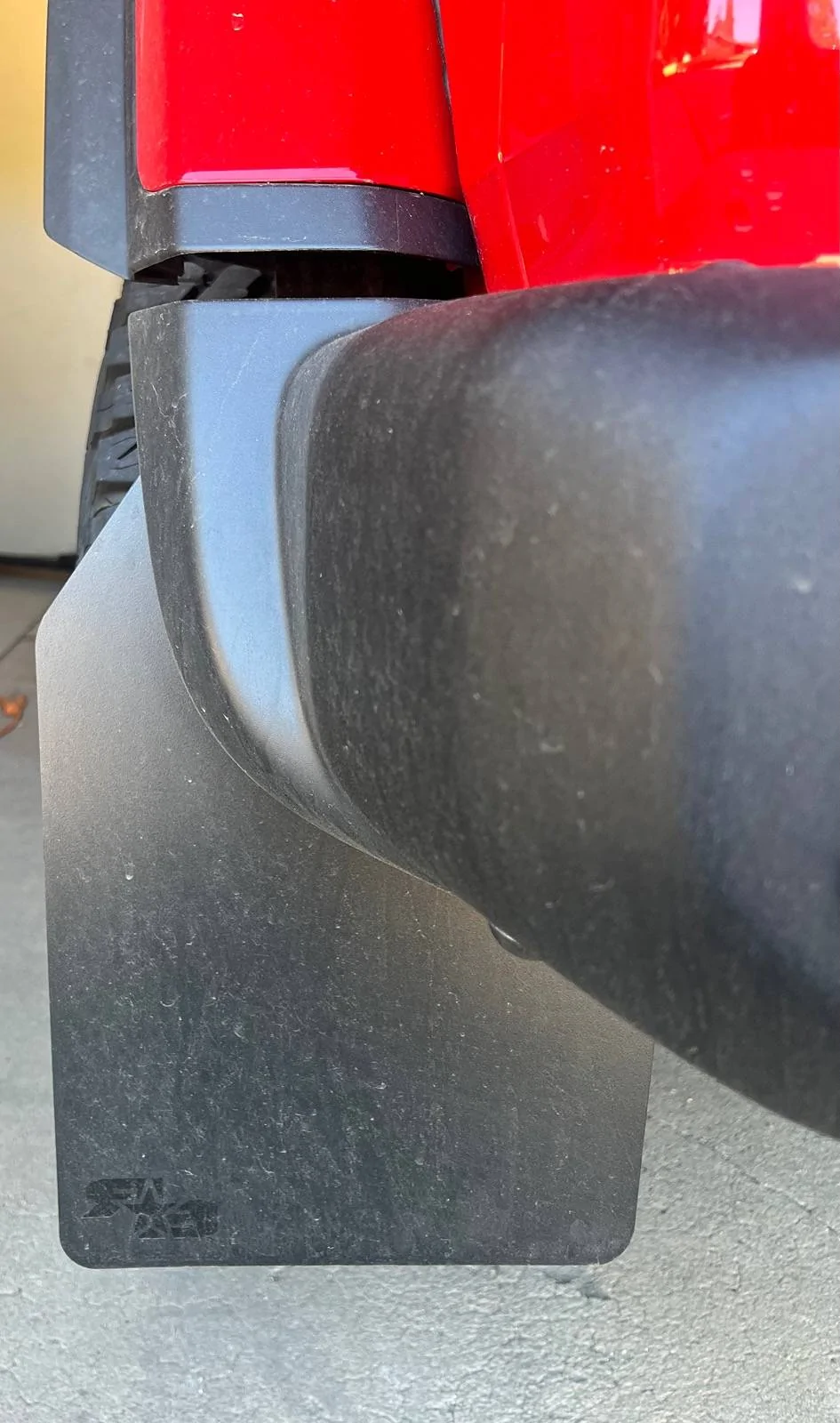 Jeep Wrangler JL Mud flaps vs. side steps for rocks protection? IMG_2524