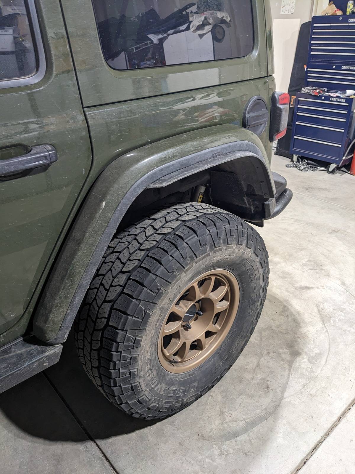 Jeep Wrangler JL Mud flaps vs. side steps for rocks protection? PXL_20230227_200927683