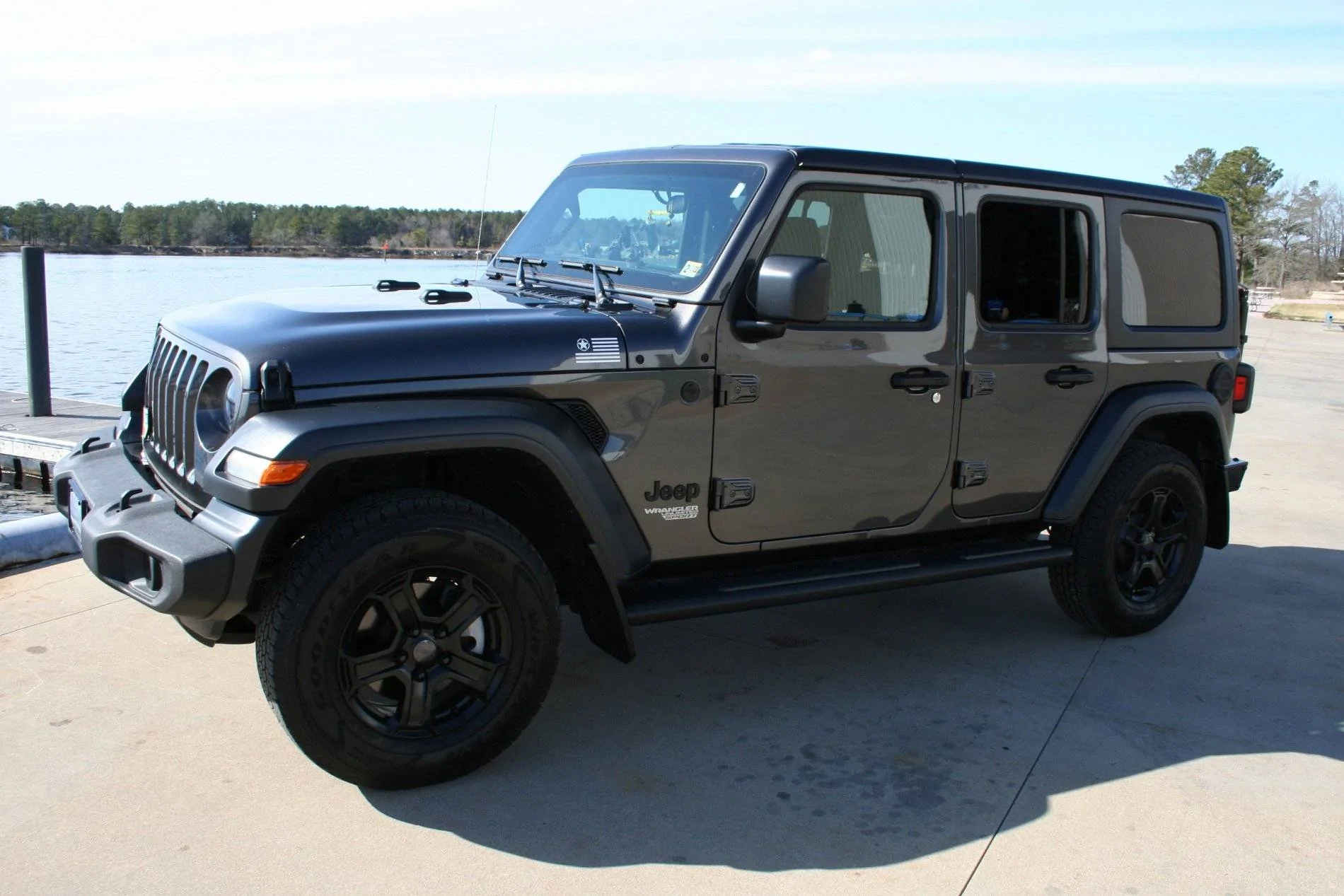 Jeep Wrangler JL Mud flaps vs. side steps for rocks protection? 1000001332