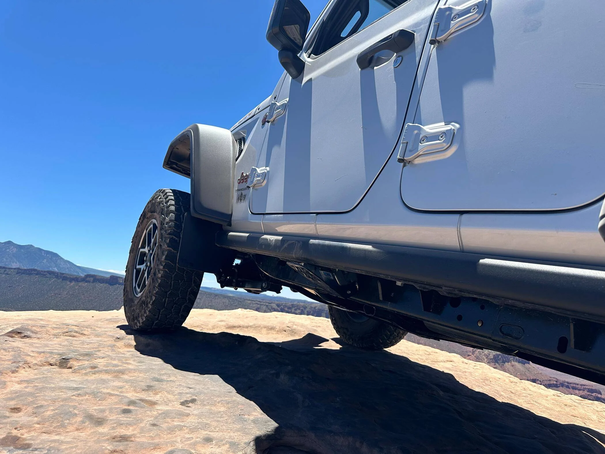 Jeep Wrangler JL Mud flaps vs. side steps for rocks protection? tempImageUPLy7R
