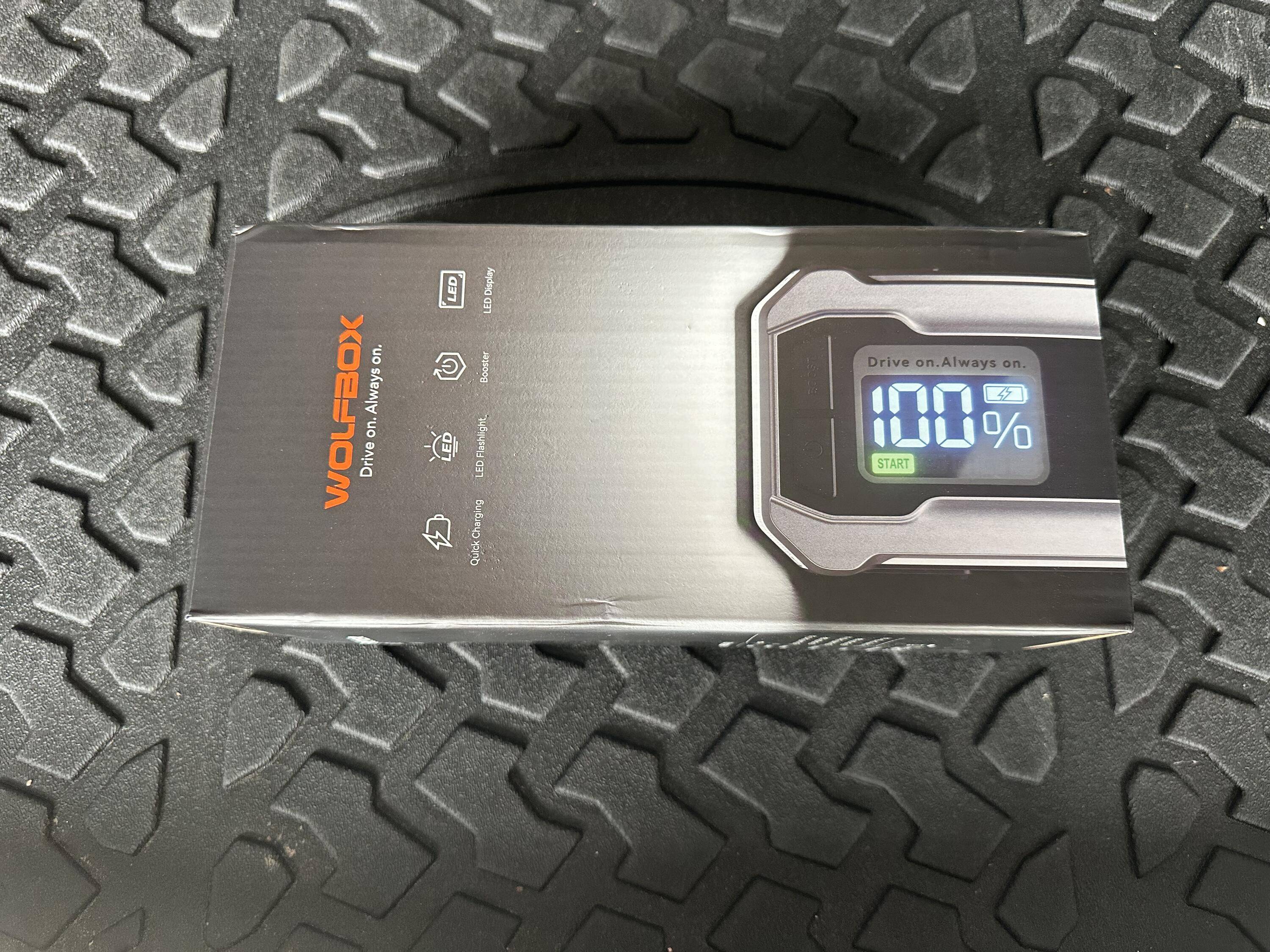Jeep Wrangler JL Wolfbox 4000A jumpstarter. tempImageoAE0rm