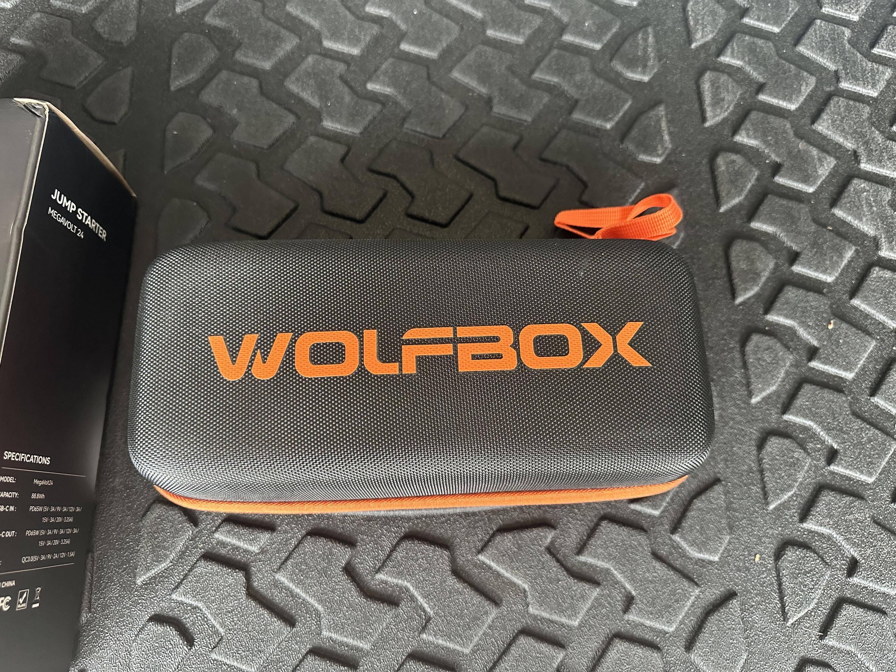 Jeep Wrangler JL Wolfbox 4000A jumpstarter. tempImage6RH0ti