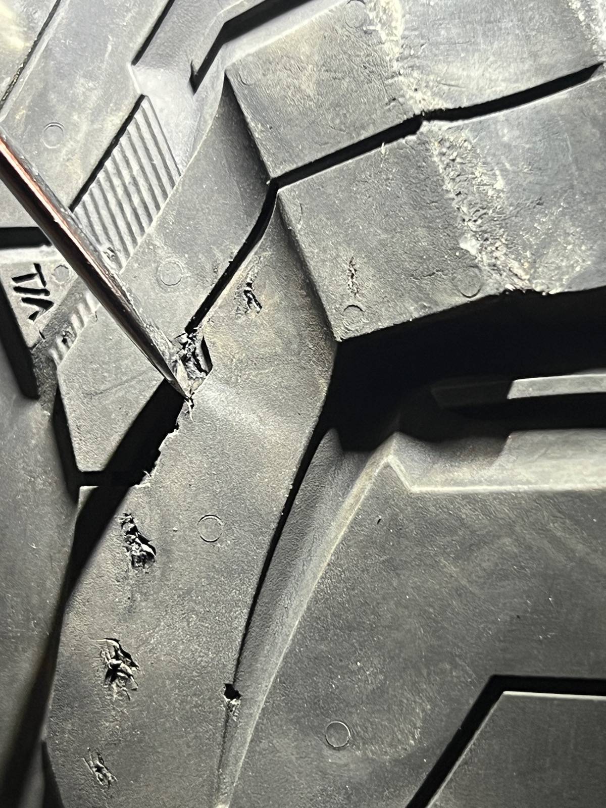 Jeep Wrangler JL How bad this tire damage is? IMG_5785