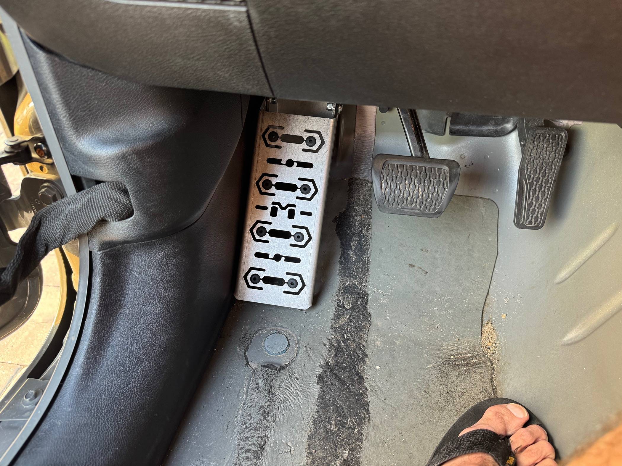 Jeep Wrangler JL Dead pedal for 2024? IMG_3495