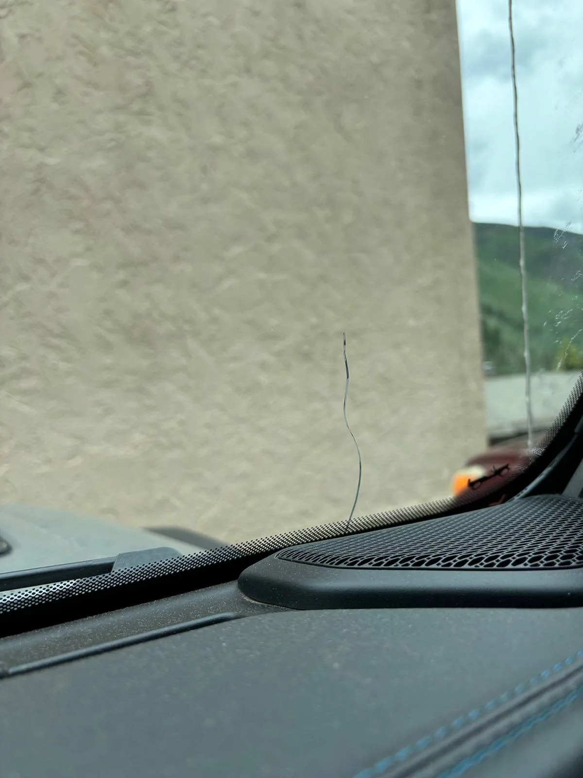 Jeep Wrangler JL 4xe windshield replacement IMG_5416