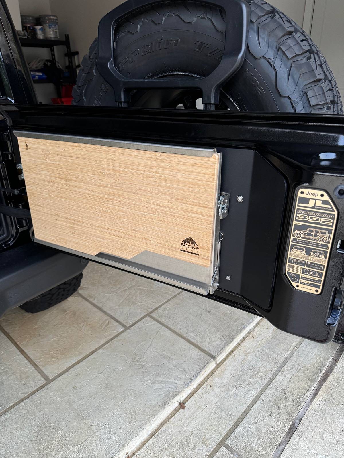 Jeep Wrangler JL Best tailgate table? IMG_2407