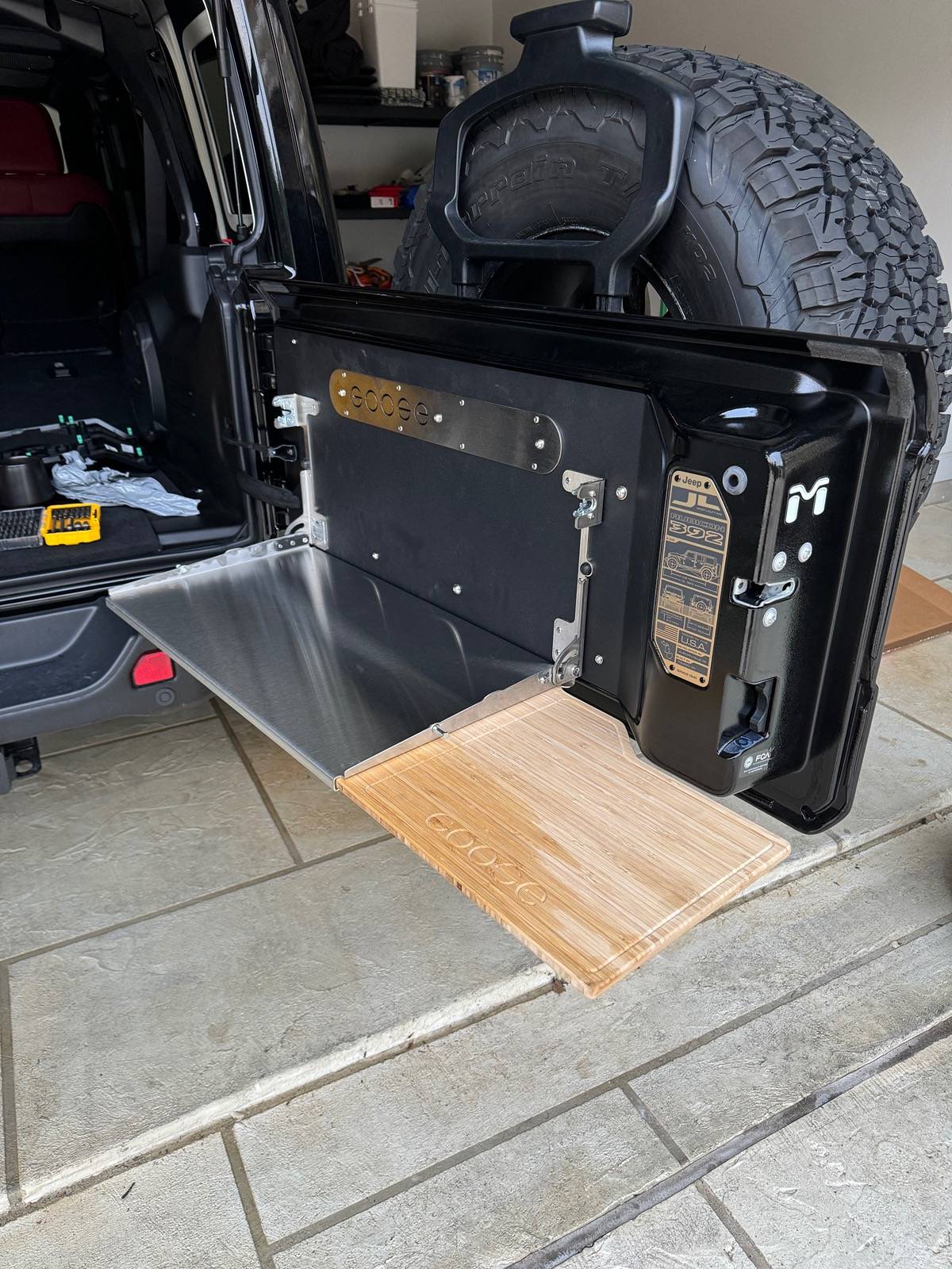 Jeep Wrangler JL Best tailgate table? IMG_2406