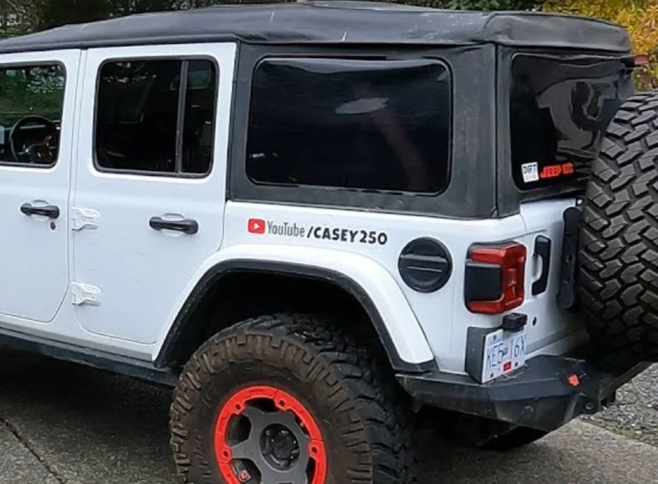Jeep Wrangler JL Rear Fender Decals SmartSelect_20240622_181956_Chrom