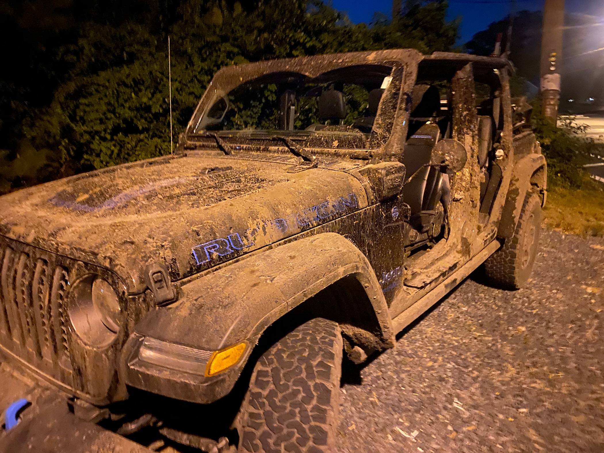 Jeep Wrangler JL Somehow destroyed my softtop offroading IMG_7057