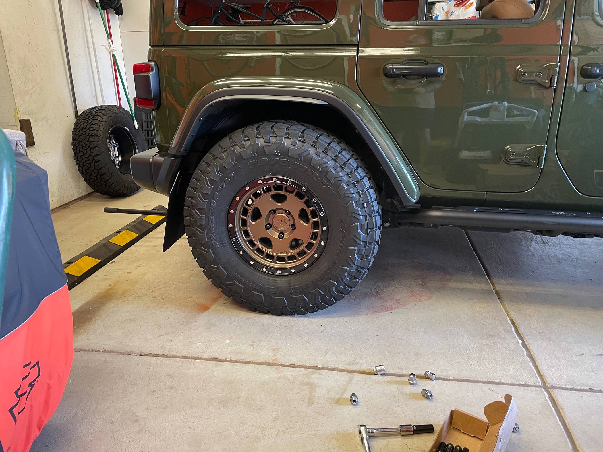 Jeep Wrangler JL bronze wheel options IMG_2905