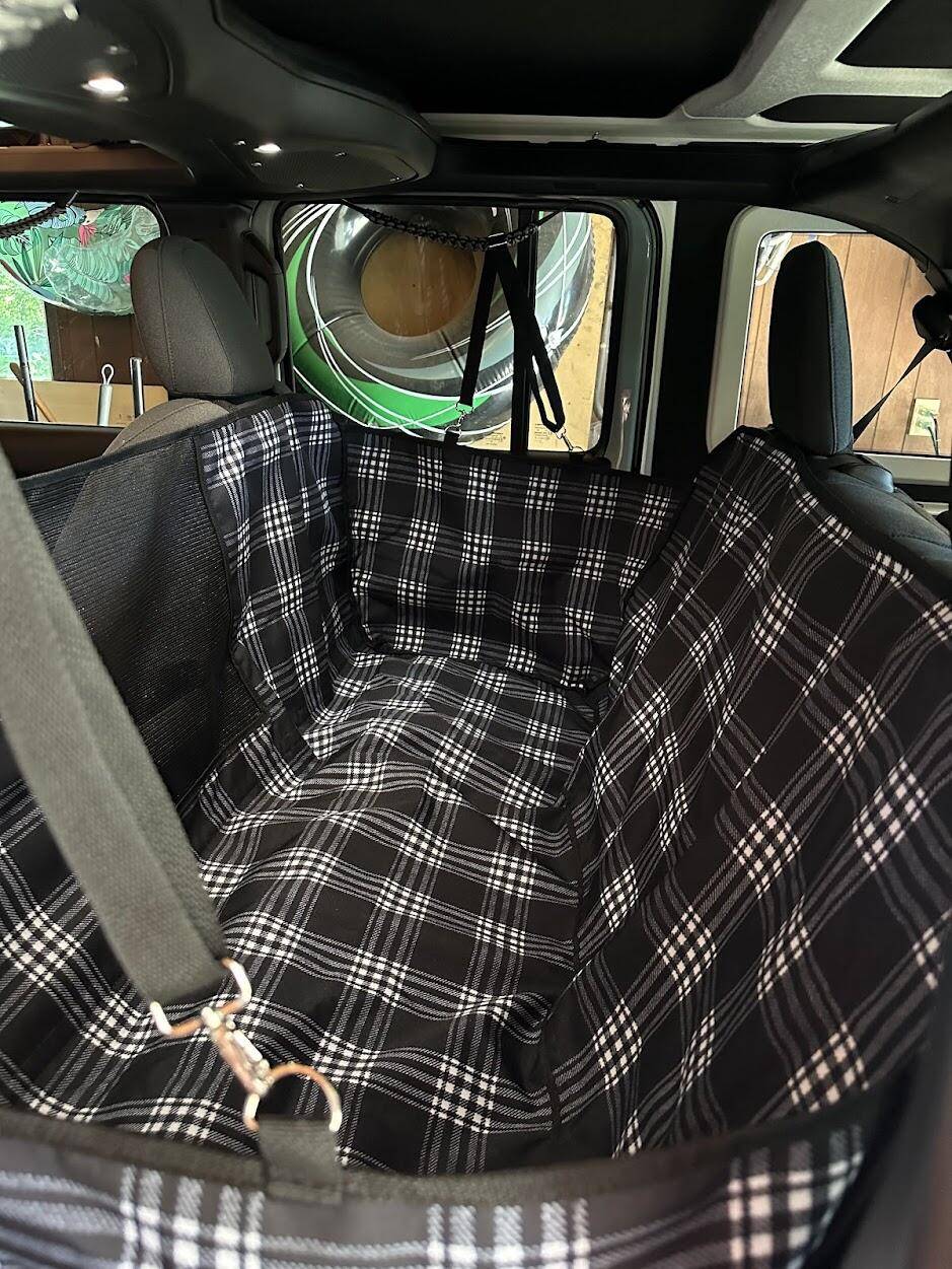 Jeep Wrangler JL Calling All Dog Lovers 1719420521739-8y