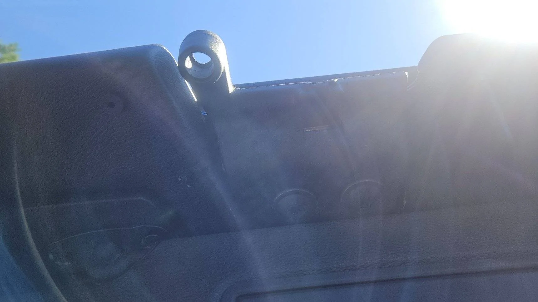 Jeep Wrangler JL Flag holders on the soft top catches? 1719886885041-c8