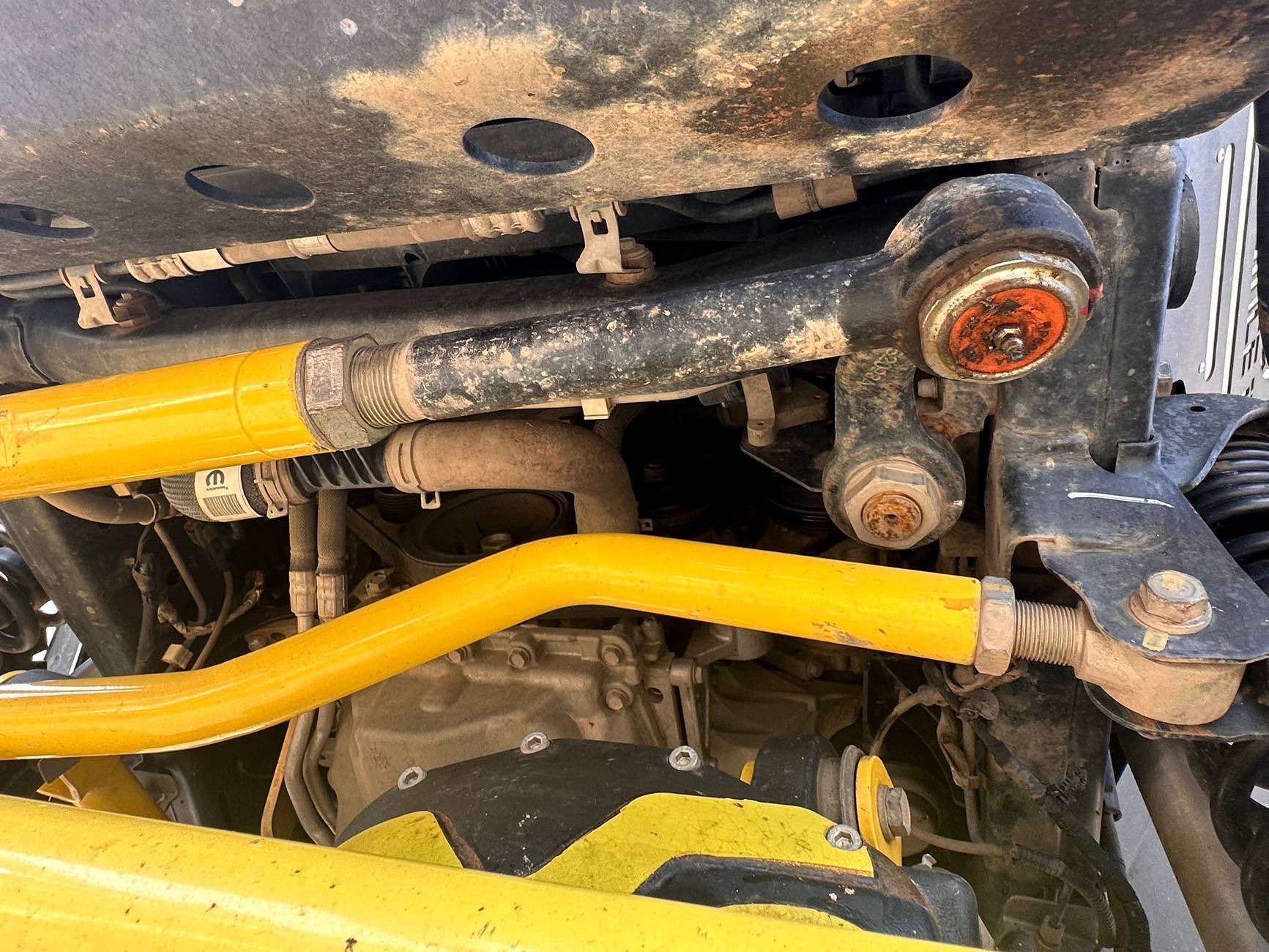 Jeep Wrangler JL Anti-flop drag link joint. IMG_5500
