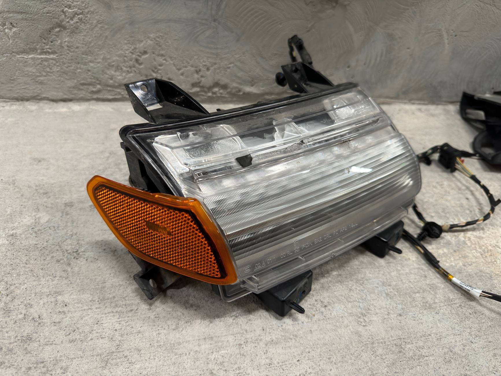 Jeep Wrangler JL OEM Fender LED Lights DRL IMG_3820
