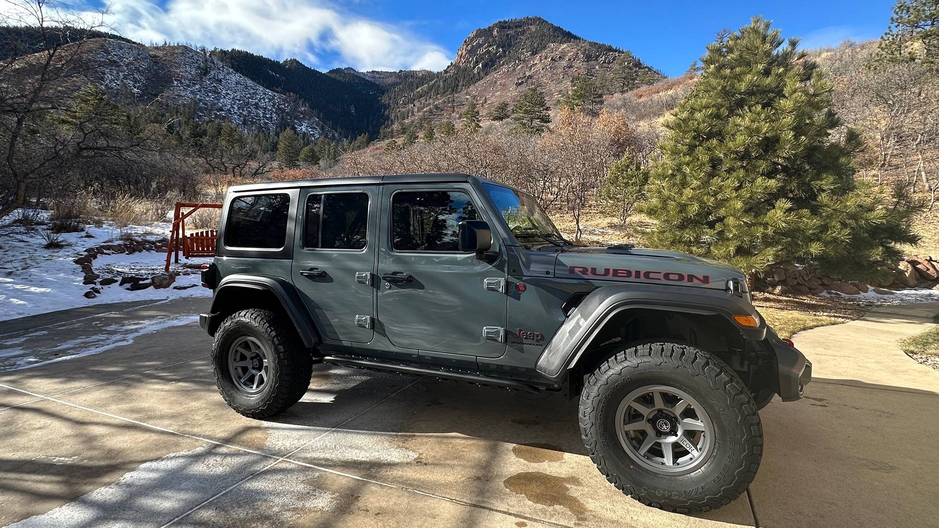 Jeep Wrangler JL Installed LOD signature sliders IMG_6472