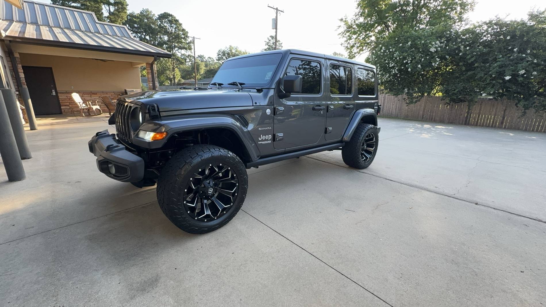 Jeep Wrangler JL Poll: Bubbles in Paint?? IMG_1210