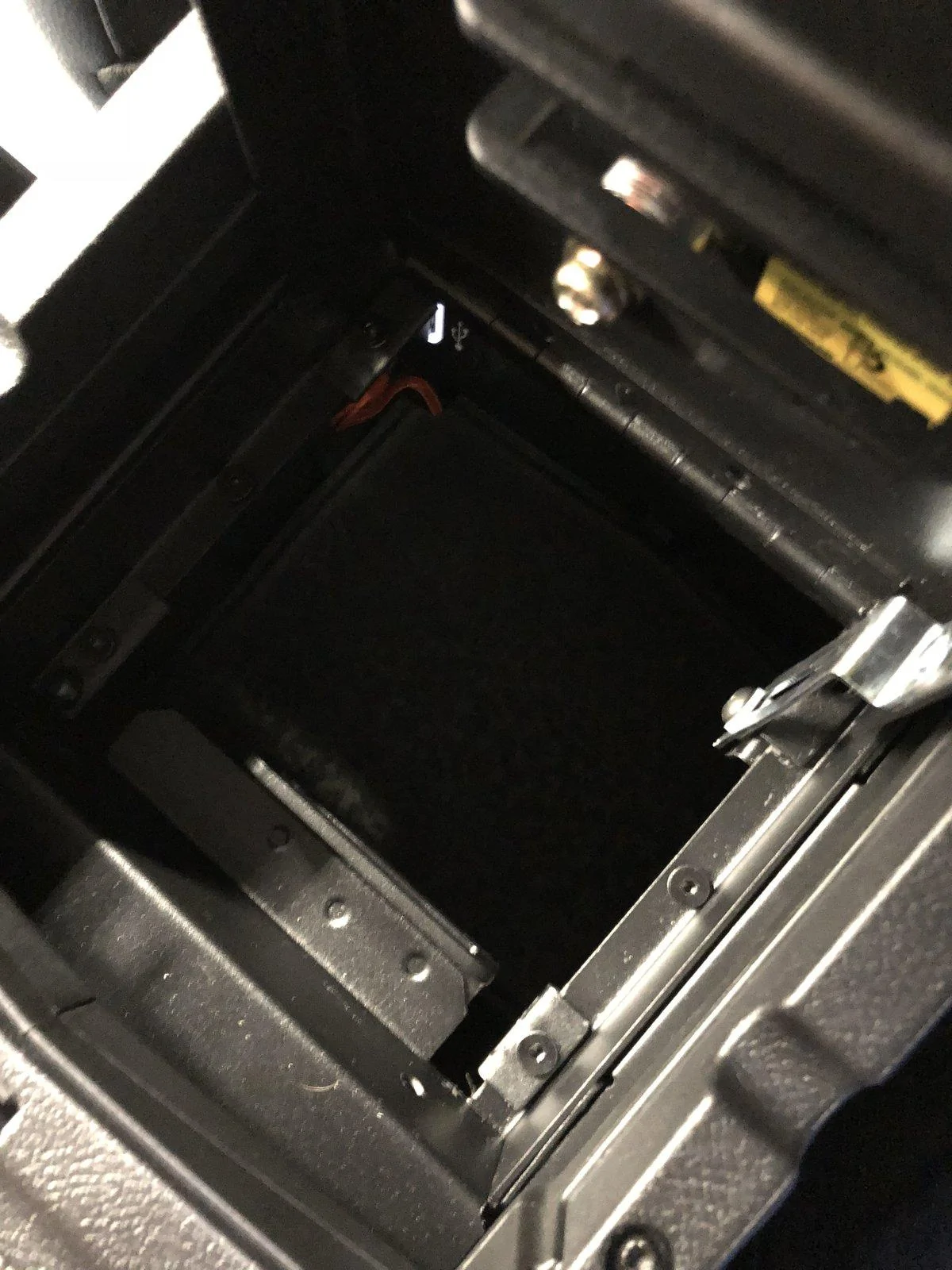 Jeep Wrangler JL console or glove box vault... B0B499AF-3638-497D-BF16-FF6E2747B12C