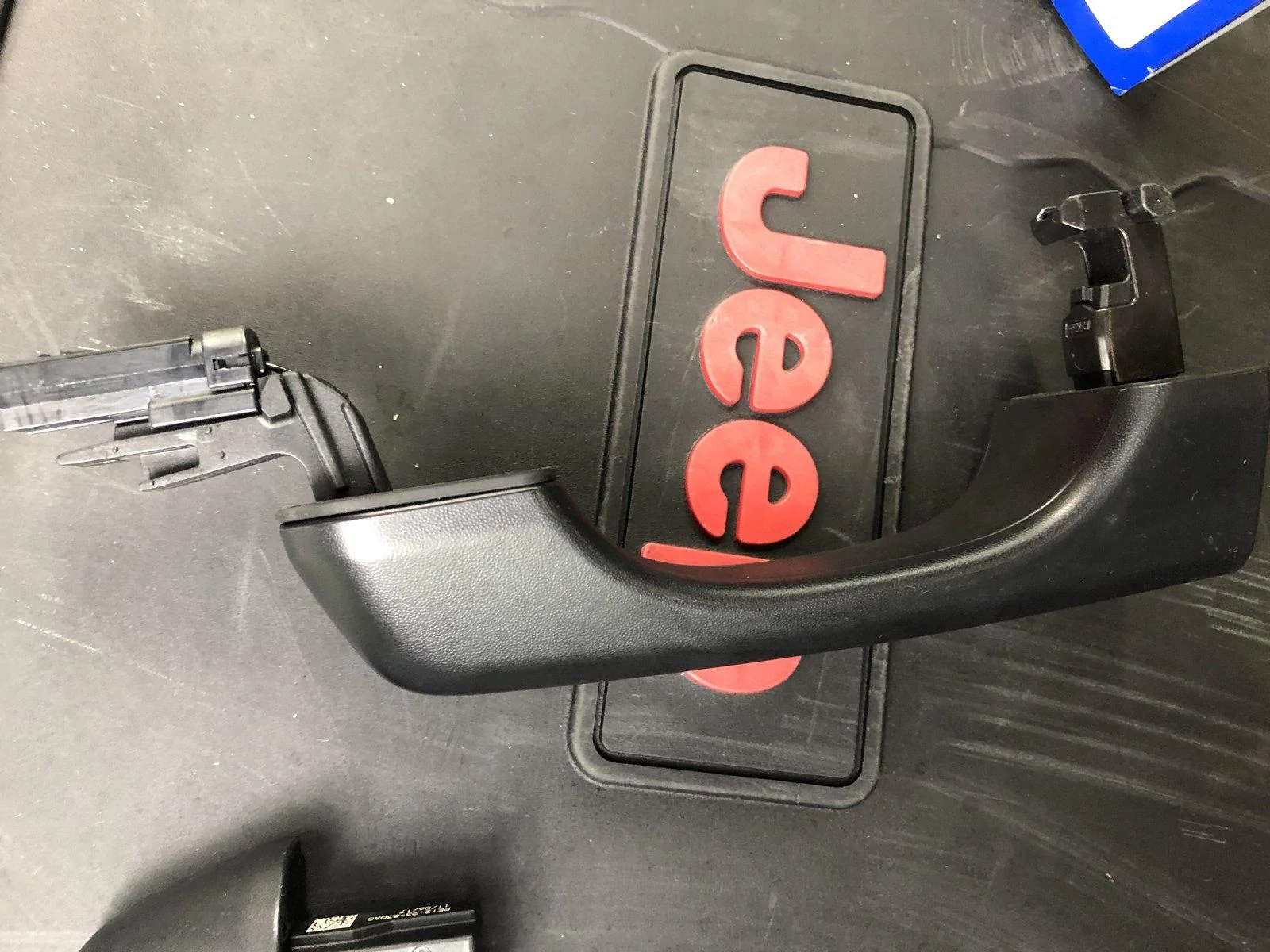 Jeep Wrangler JL Adding proximity locks retroactively? E0C2374E-7E0B-4178-AFDD-20EECC0F4154