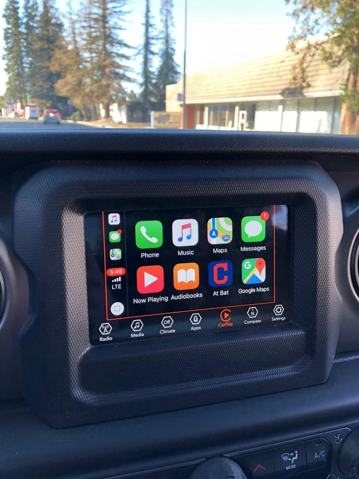 Jeep Wrangler JL iOS 12 and CarPlay EA8A4E62-DAC2-4D8E-B5D8-5D1F1BE5E1C7