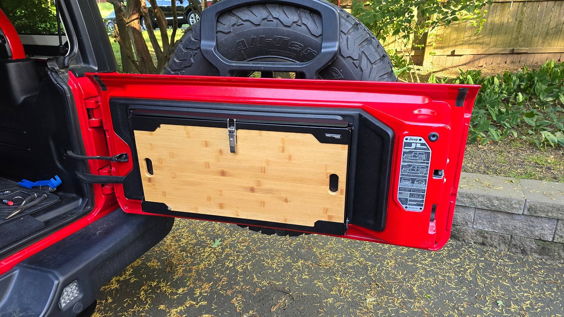 Jeep Wrangler JL Best tailgate table? 2024-05-28 18.28.39