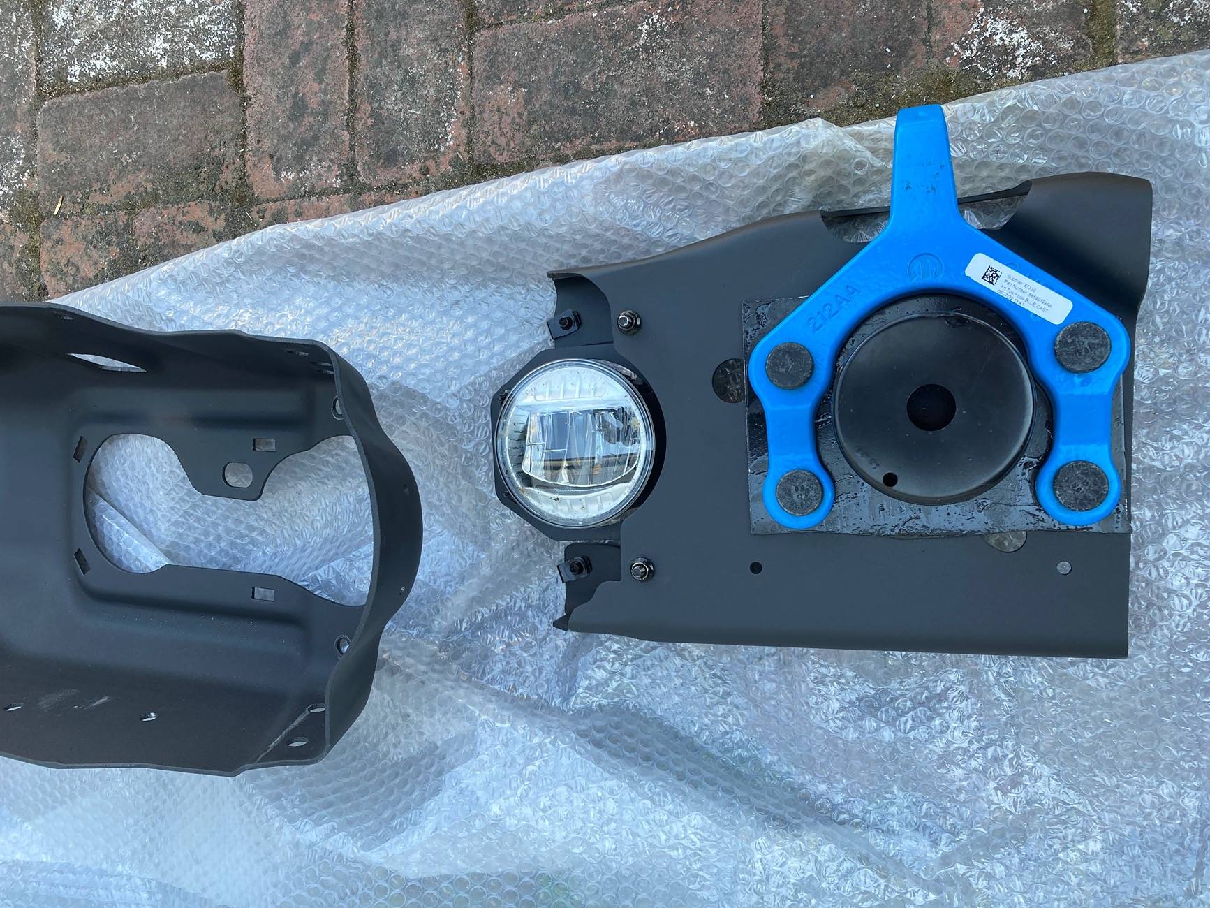 Jeep Wrangler JL Whick Tow Hooks to Keep tempImageesN9MB