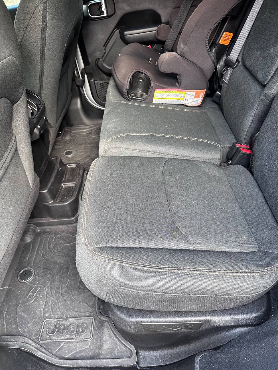 Jeep Wrangler JL Misaligned rear seat - help!?! IMG_4437